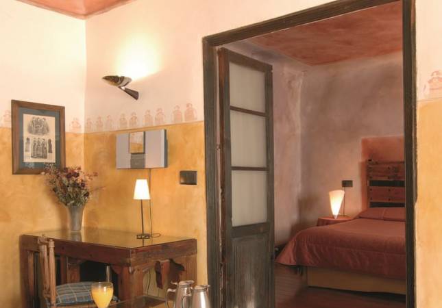 Espaciosas habitaciones en Posada Real Casa del Abad. El entorno más romántico con nuestro Spa y Masaje en Palencia